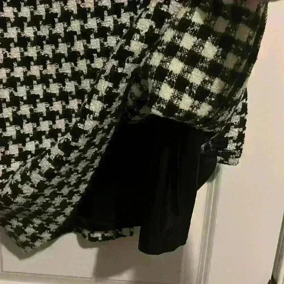 Liz Clairborne Houndstooth Lined Pencil Skirt size 12 petite, classic style! - Picture 3 of 7